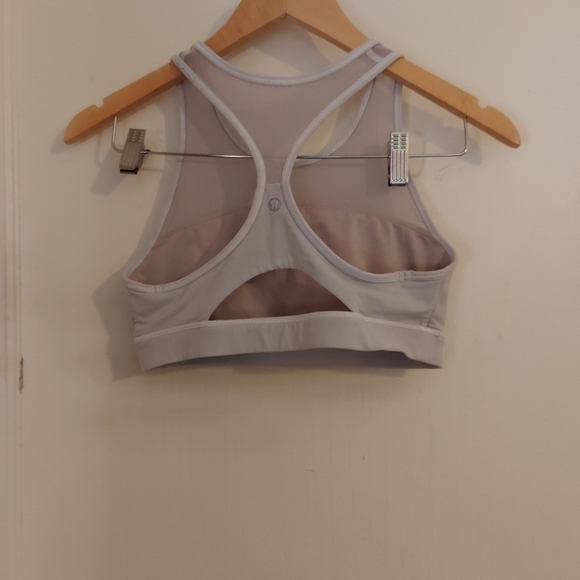 3/50⚡Lululemon move sports bra with polka dots - Picture 7 of 8